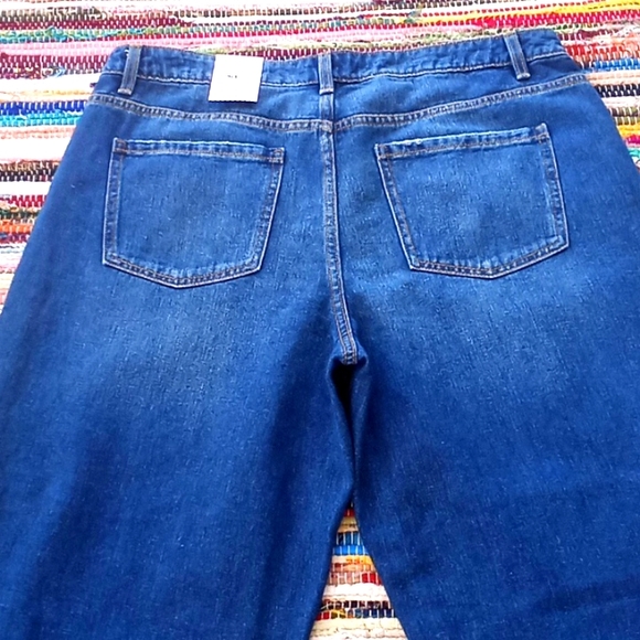 Time and Tru High Rise Distressed Jeans-#1750+ - Picture 9 of 12